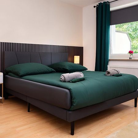 Smart Home - Essen - Perfect For 5 Guests! Central - Balcony - Netflix - Free Parking Zone Extérieur photo