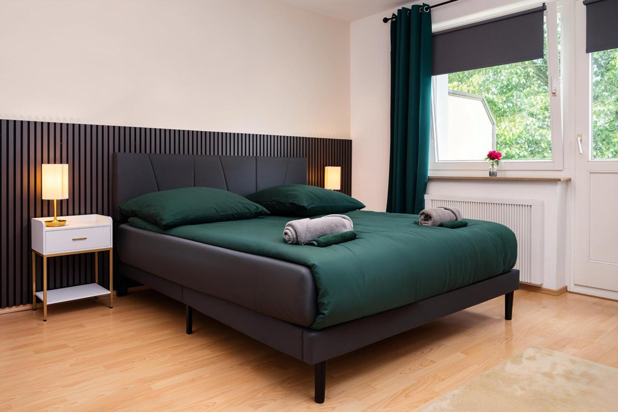 Smart Home - Essen - Perfect For 5 Guests! Central - Balcony - Netflix - Free Parking Zone Extérieur photo